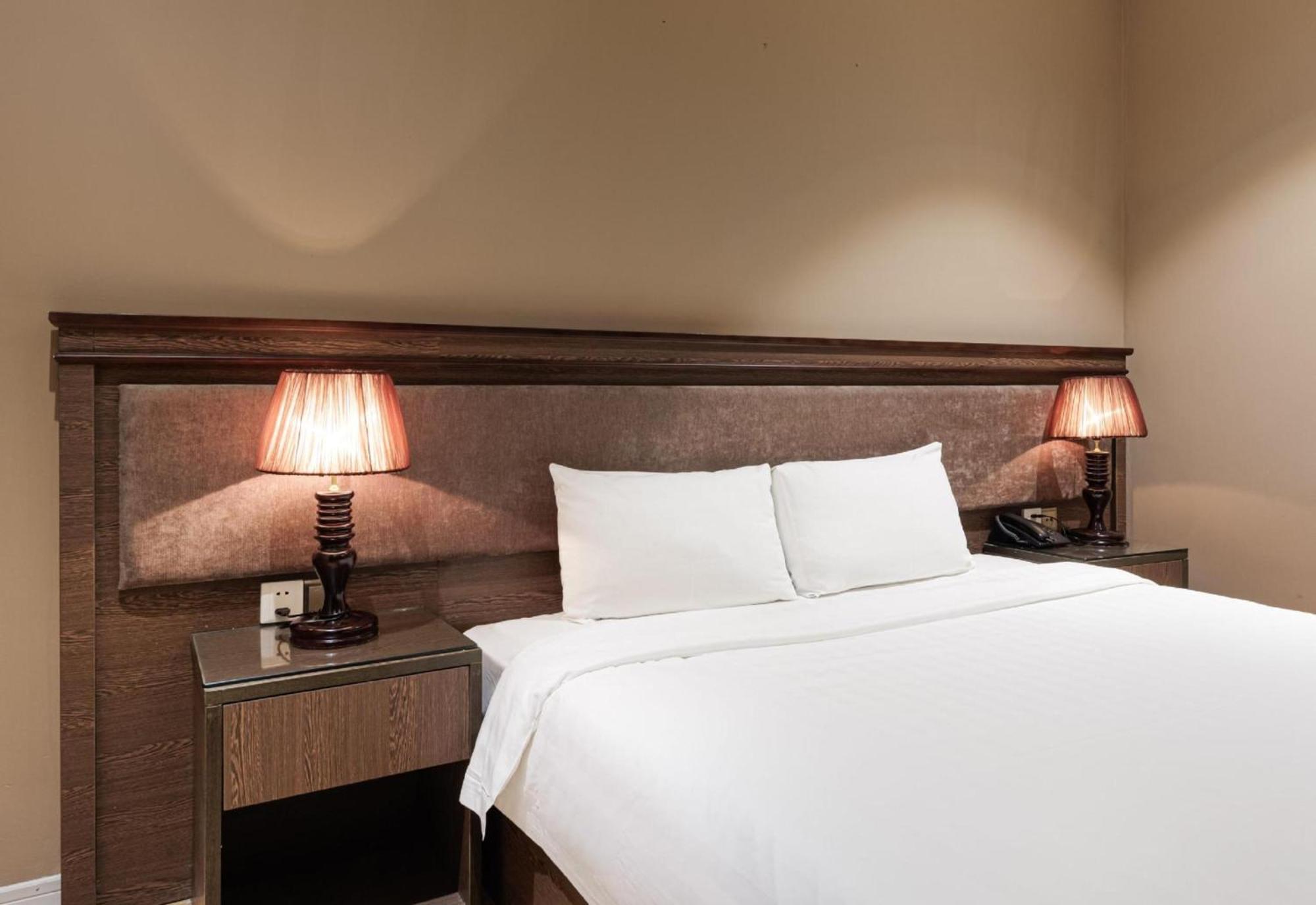 Collection O Le Grand Hanoi Hotel - The Tryst Exterior foto
